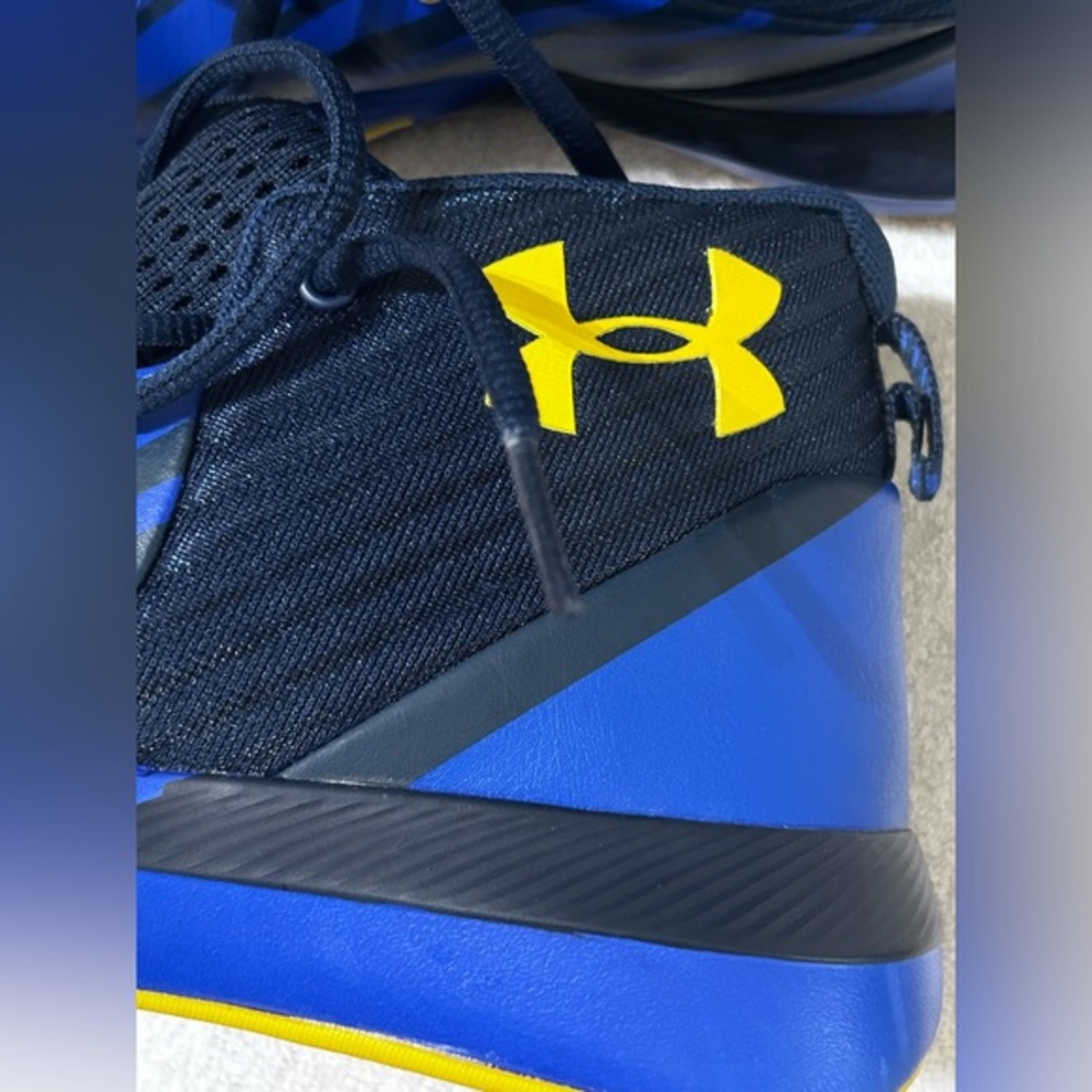 Under armour youth lockdown blue and yellow‎ sneakers size 6, barely worn - Picture 14 of 15